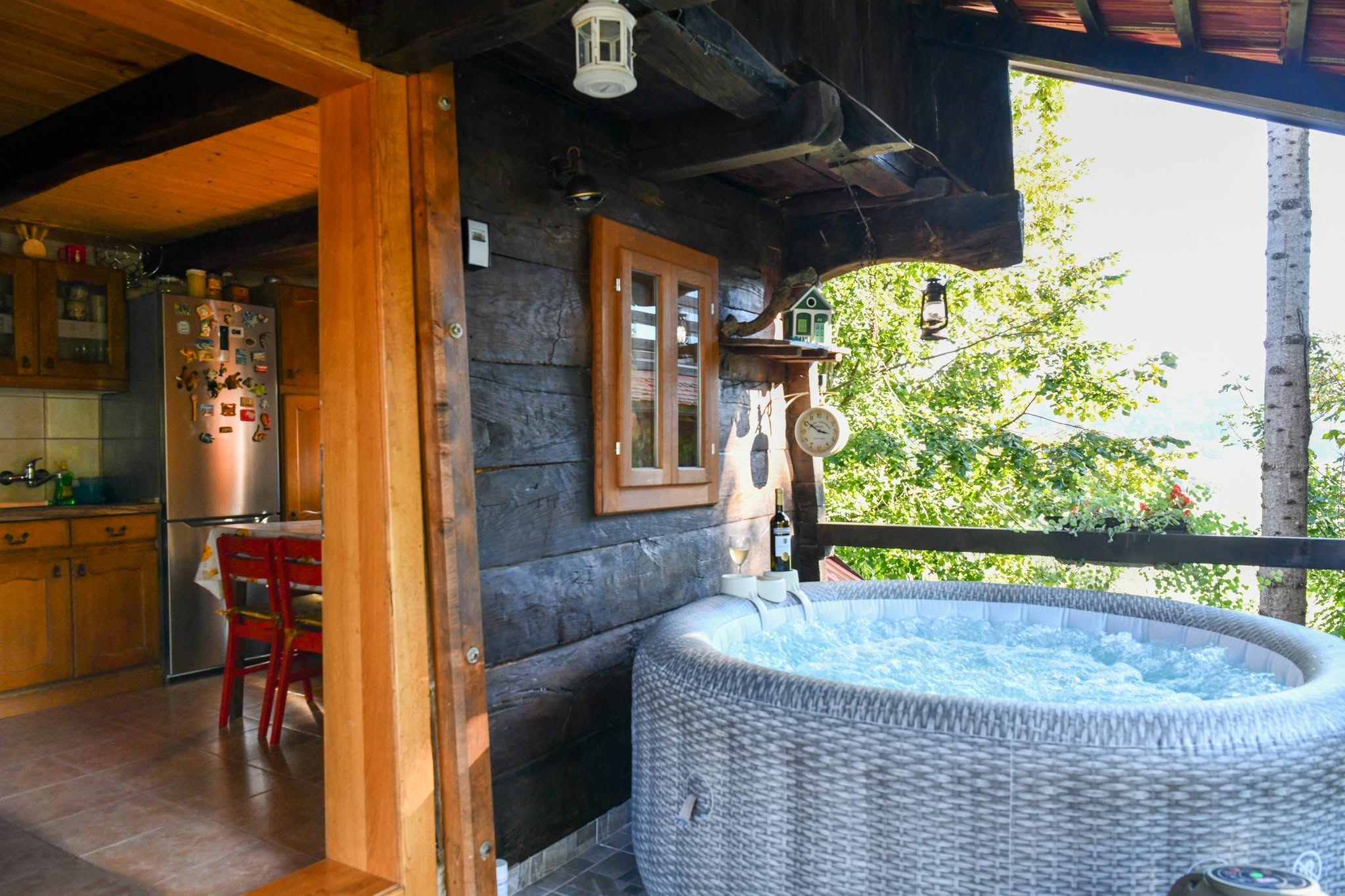 Jacuzzi uz kuhinju s pogledom